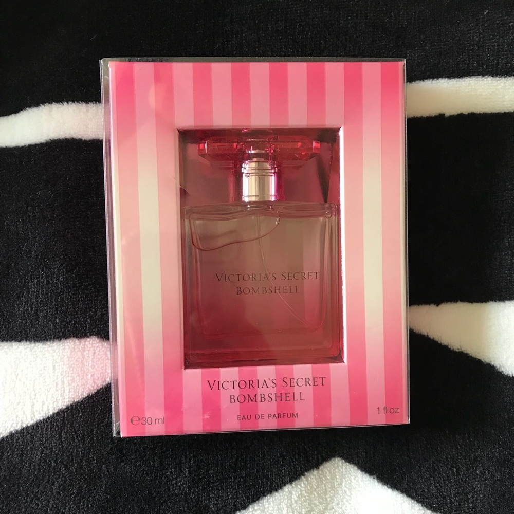 Victoria’s Secret Bombshell Eau De Perfume 1.0 Oz.